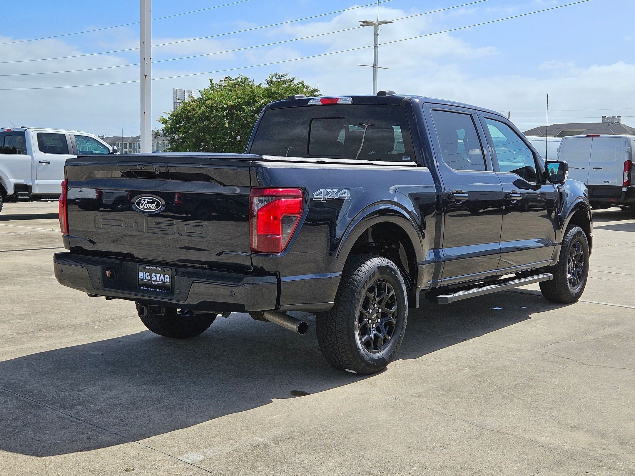 Used 2025 Blue Ford XLT image 3