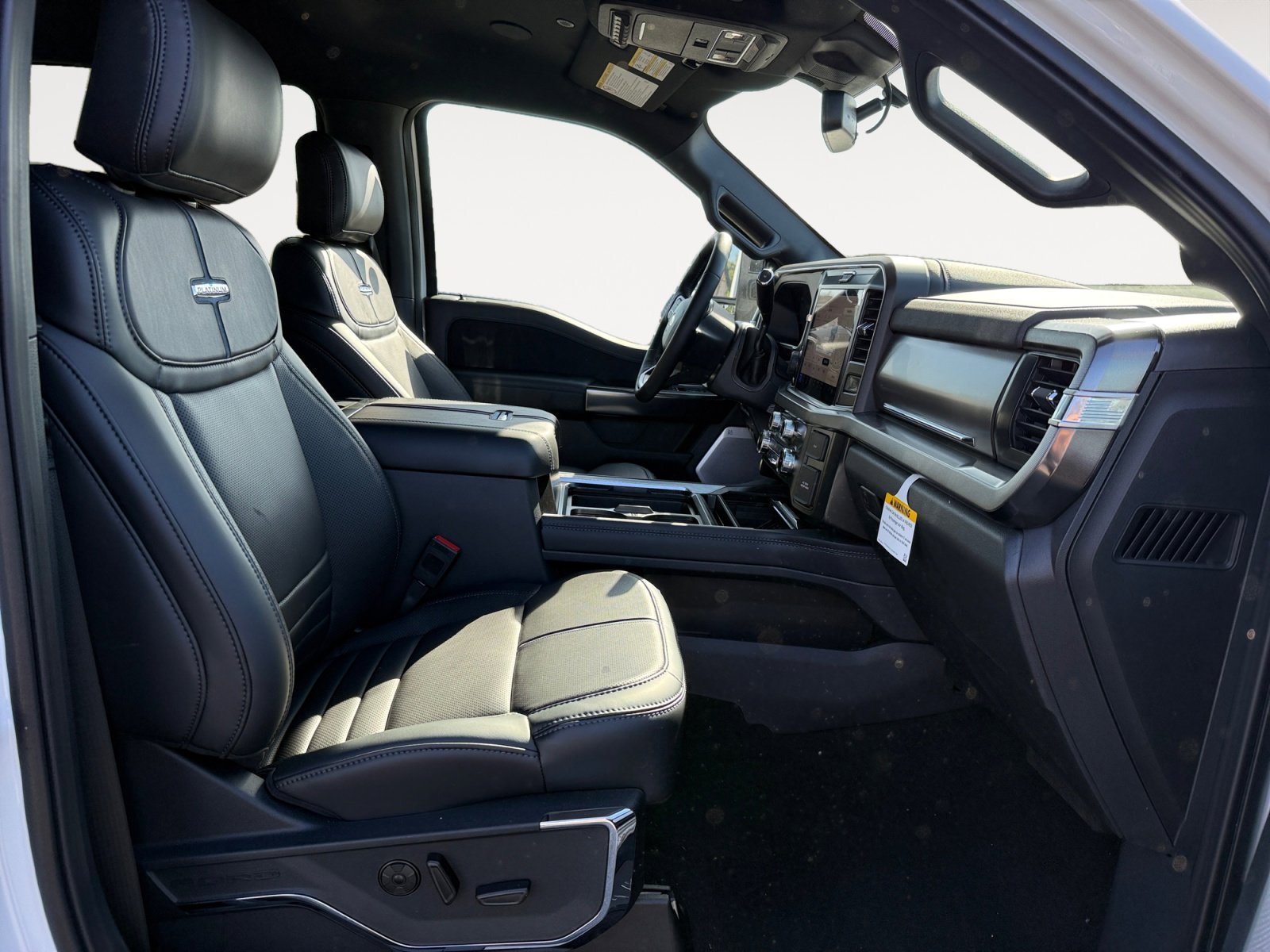 New 2026 Star White Metallic Tri-Coat Ford Platinum image 19