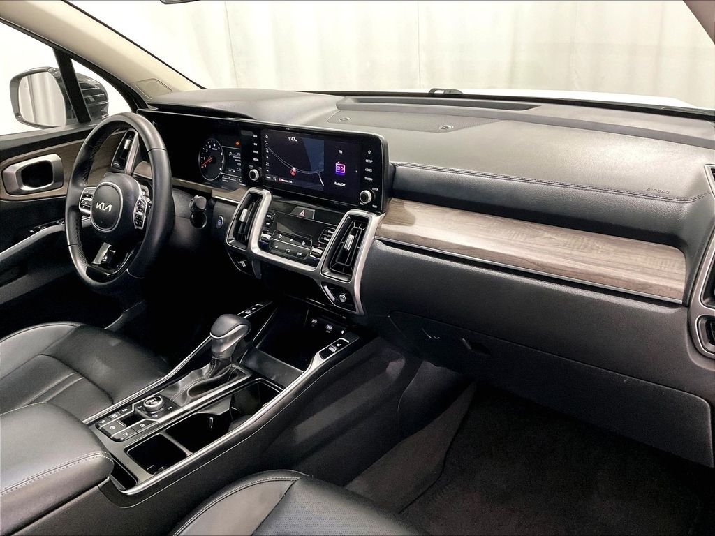 Used 2023 Glacial White Pearl Kia X-Line EX image 14