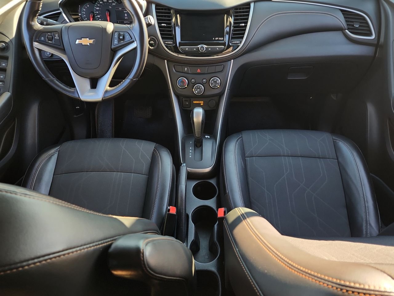 Used 2018 SUMMIT WHITE Chevrolet LT image 20