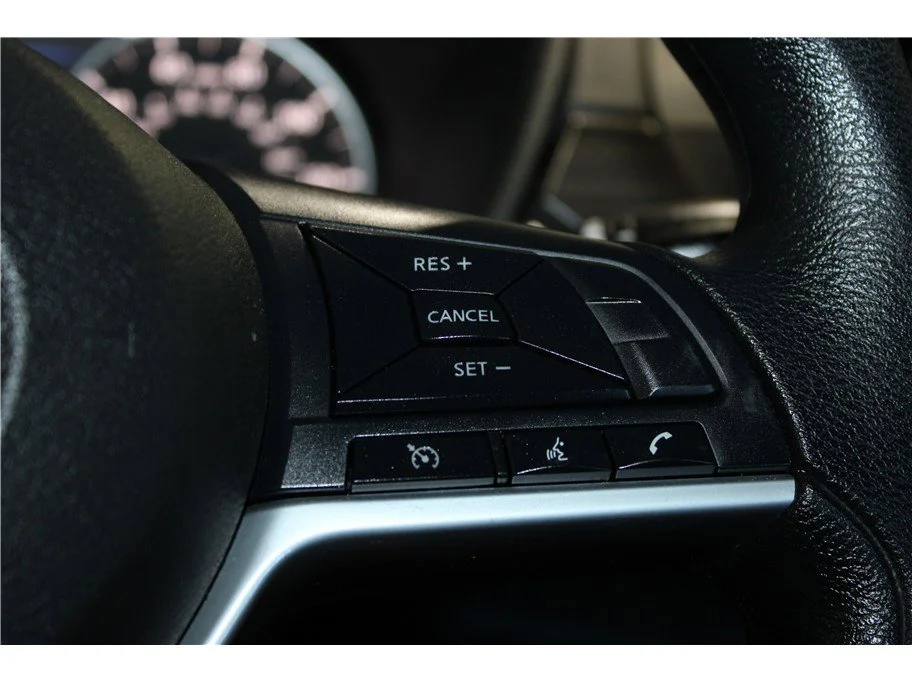 Used 2025 Garnet Pearl Metallic Nissan SV image 27