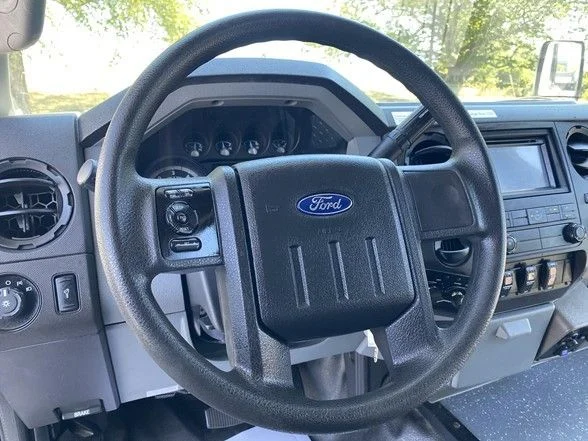 Used 2014 White Ford Handicap Accesible image 14
