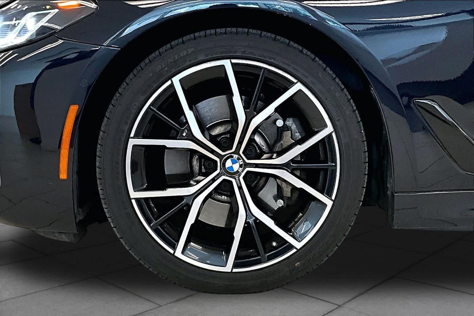 Used 2021 Carbon Black Metallic BMW 530i image 9