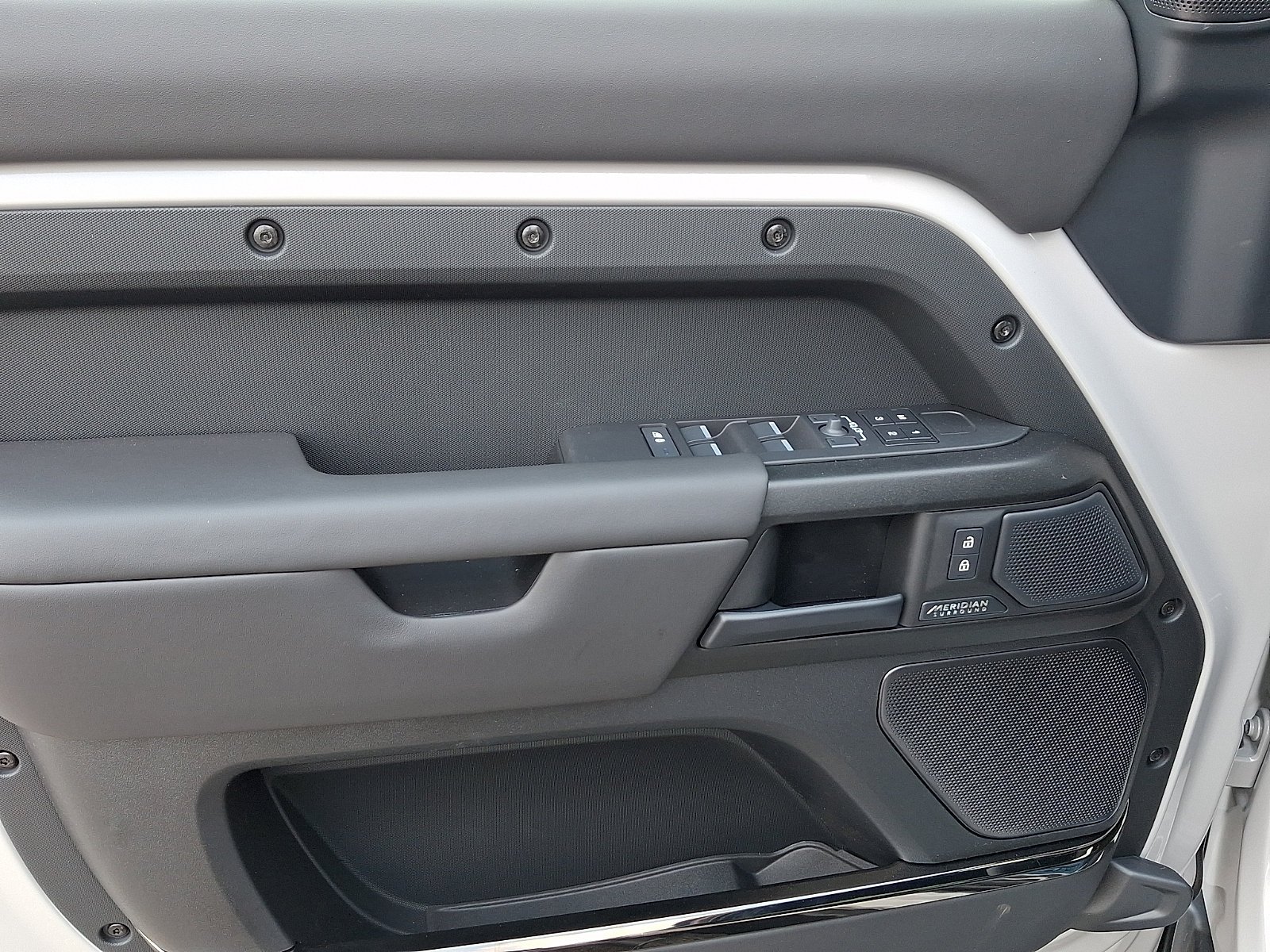 New 2026 Borasco Grey Land Rover OCTA image 10