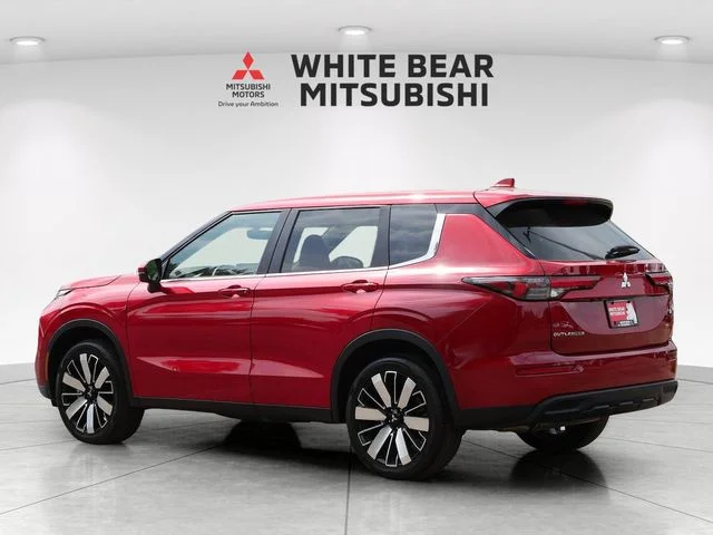 Certified Used 2025 Red Diamond Mitsubishi SE image 4