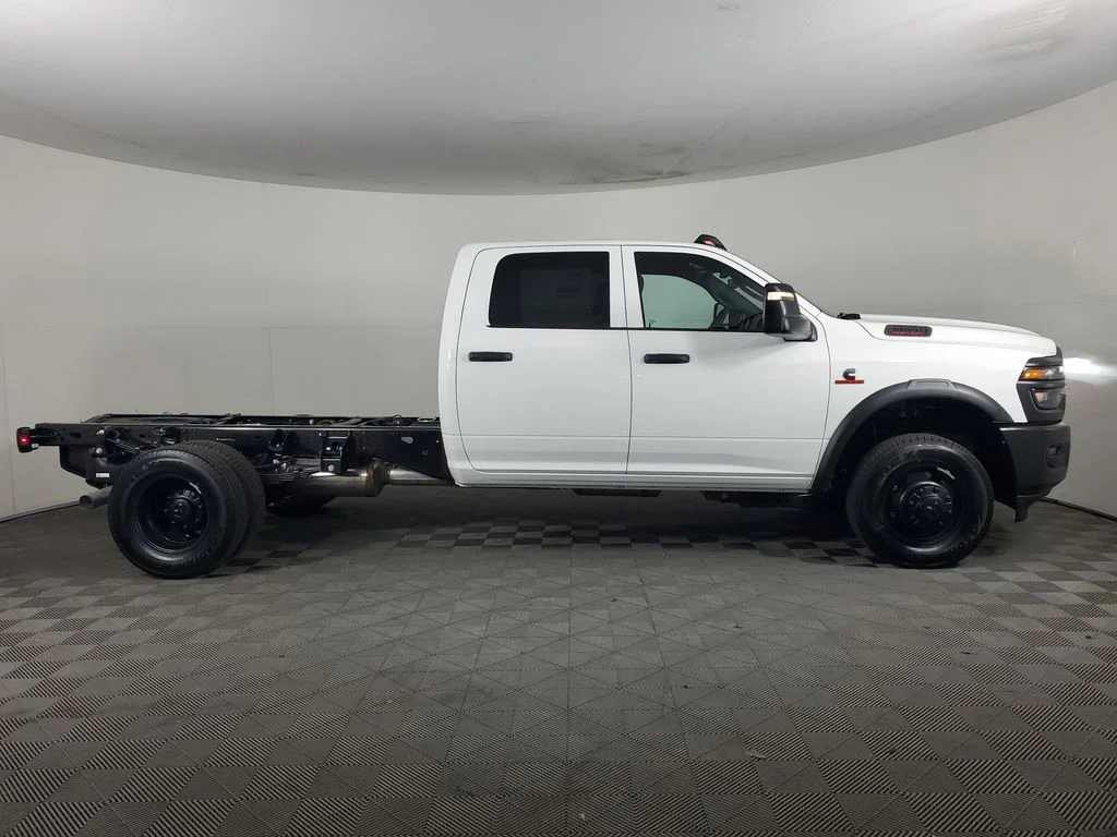 New 2026 Bright White Clear-Coat Exterior Paint RAM Tradesman image 2