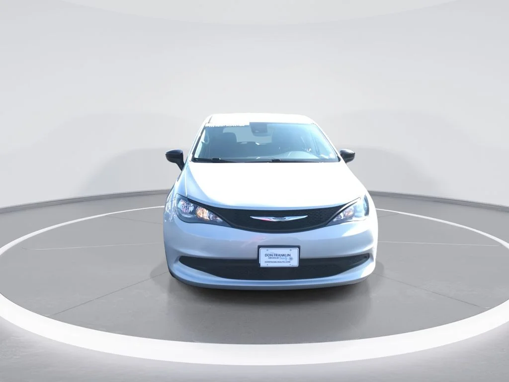 Used 2024 Silver Chrysler LX image 3
