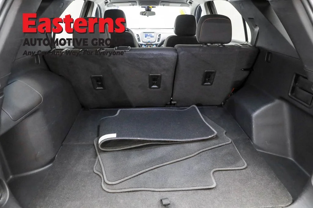 Used 2023 White Chevrolet LT image 9