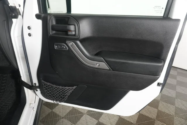 Used 2015 Bright White Clearcoat Jeep Sport image 24