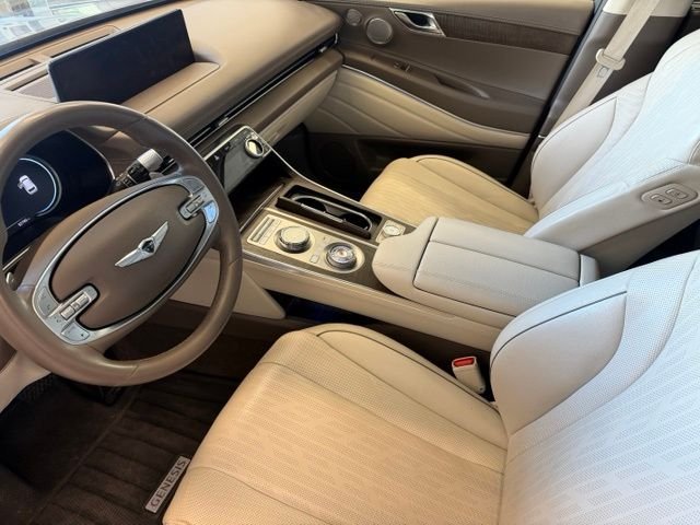 Used 2023 Silver Genesis 2.5T image 10