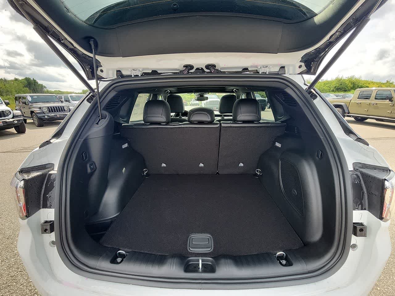 New 2026 Bright White Clearcoat Jeep Trailhawk image 16