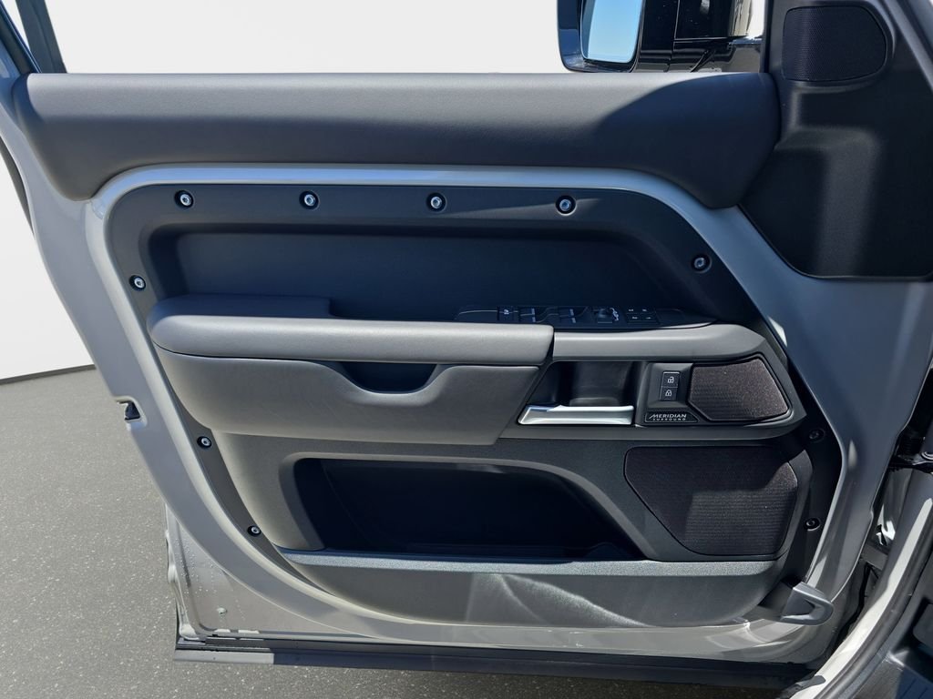 2026 Land Rover Defender X-Dynamic SE - Photo 27