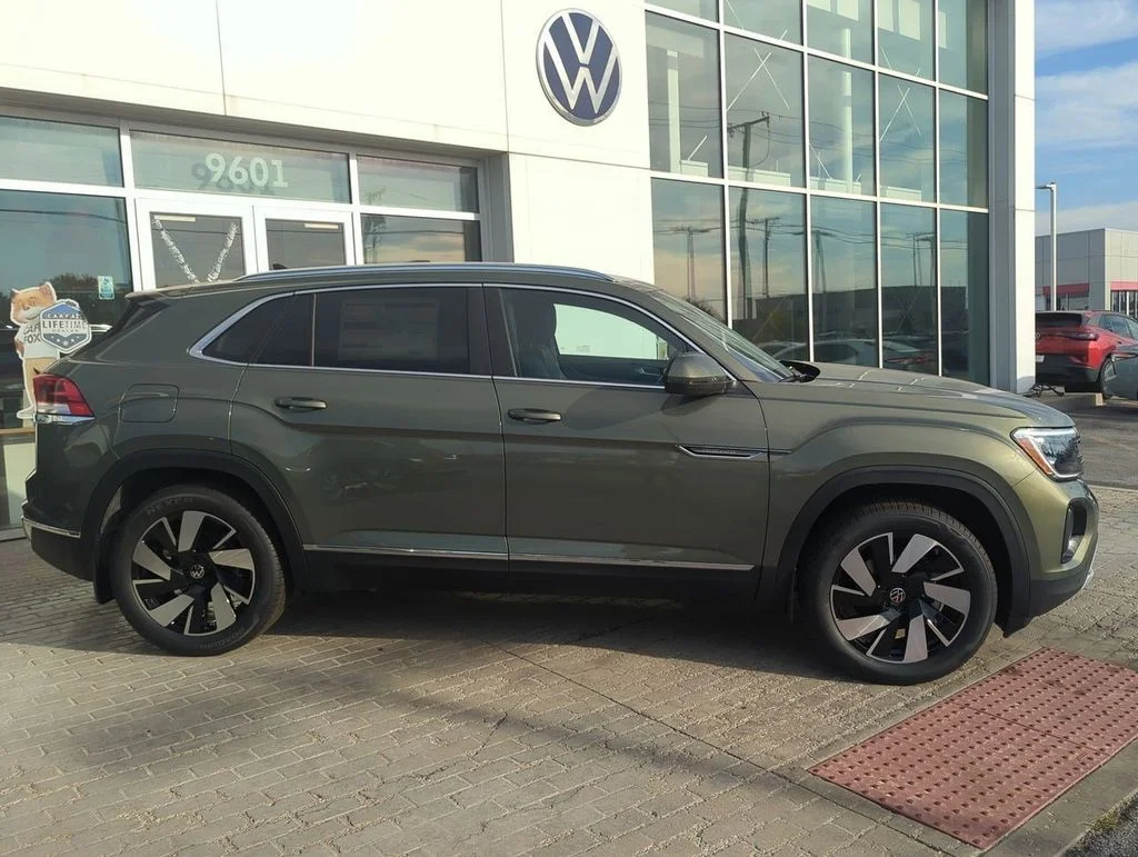 New 2026 Green Volkswagen 2.0T SEL image 9
