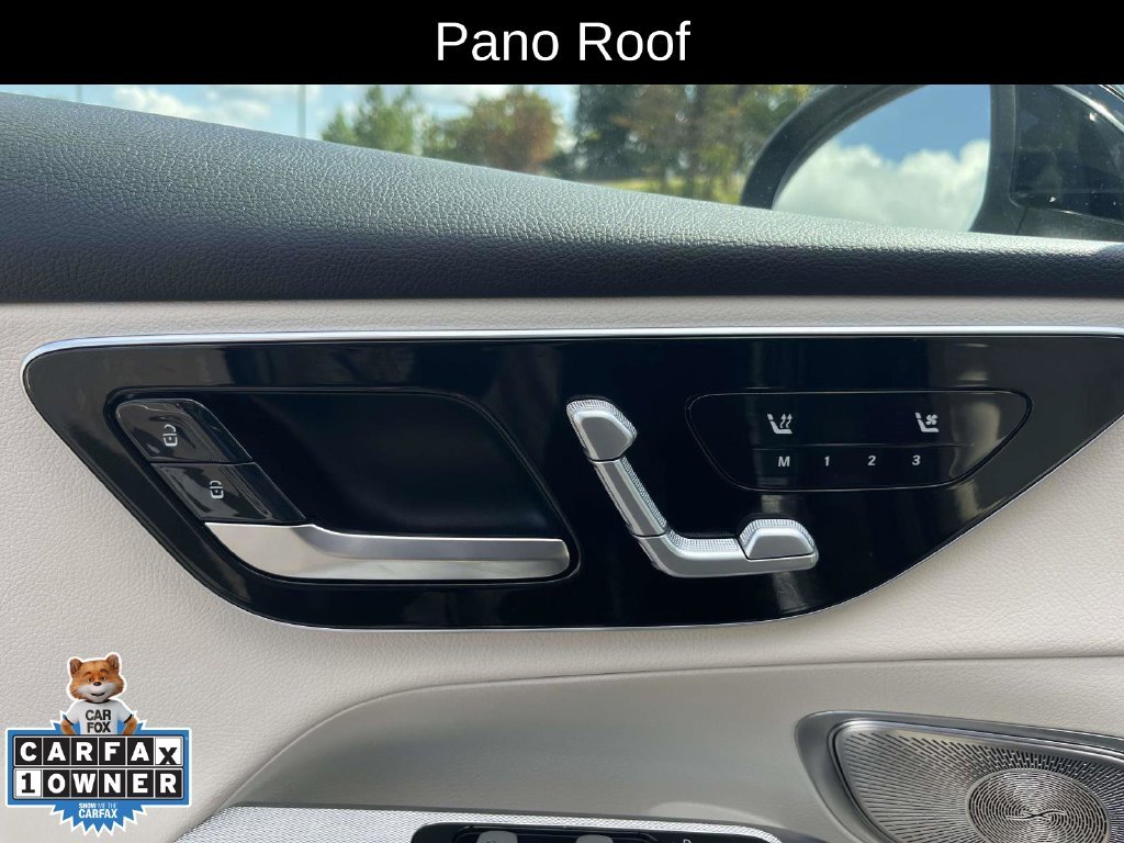 Used 2025  Mercedes-Benz GLC 300 image 15