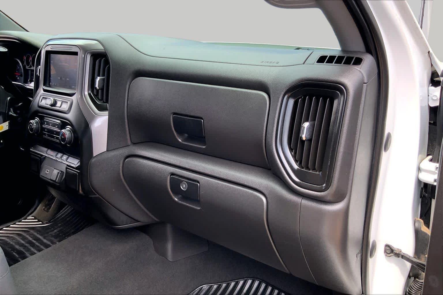 Used 2020 Summit White Chevrolet Custom image 17