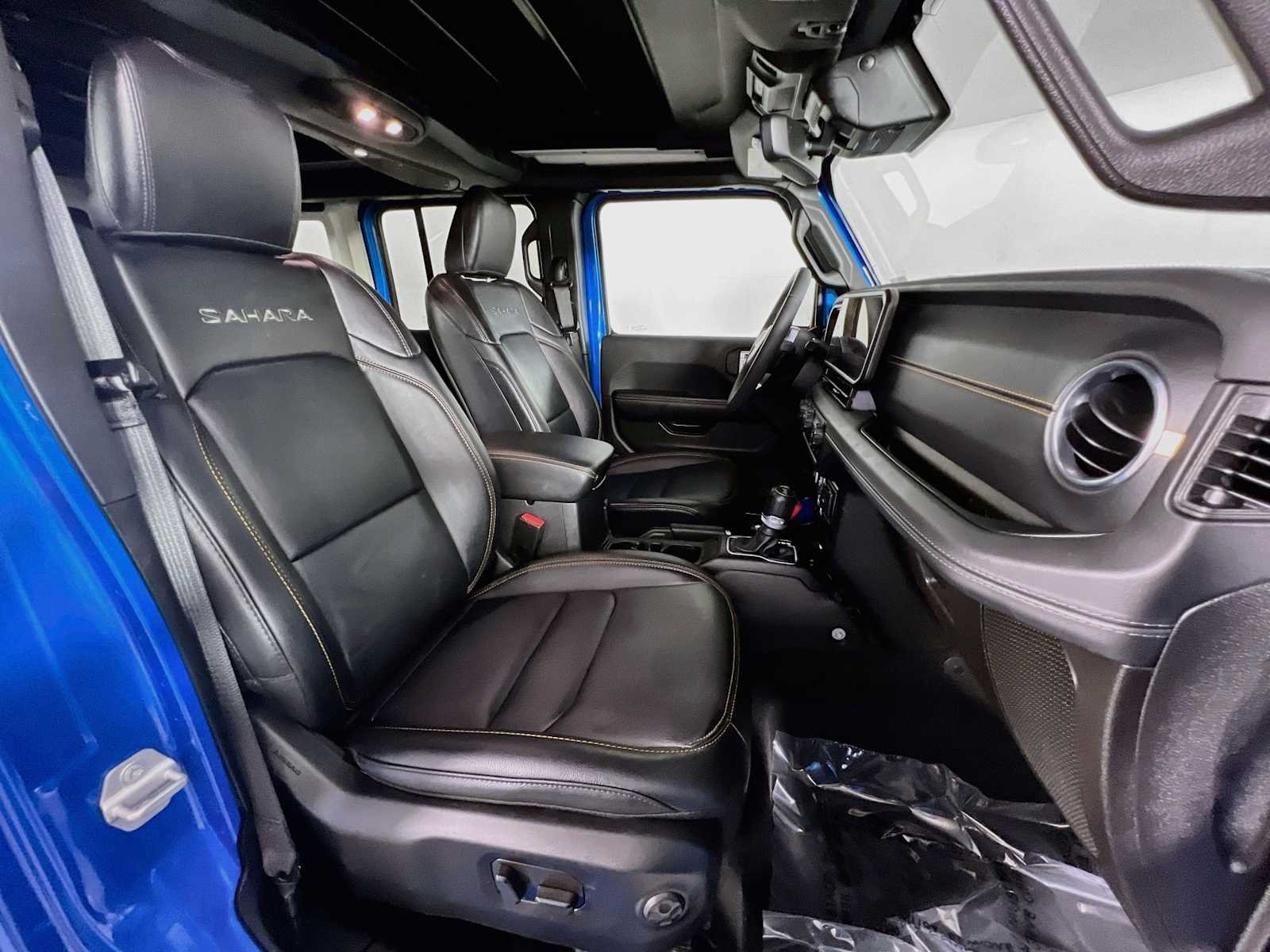 Used 2024 Hydro Blue Pearlcoat Jeep Sahara image 29