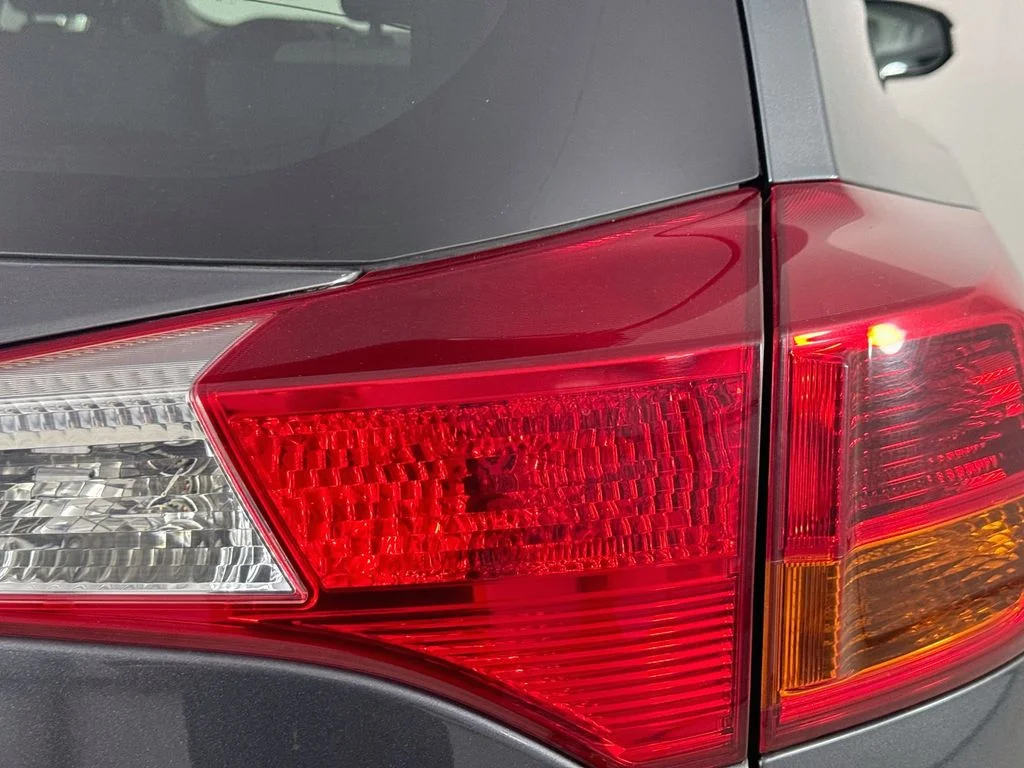 Used 2013 Gray Toyota LE image 28
