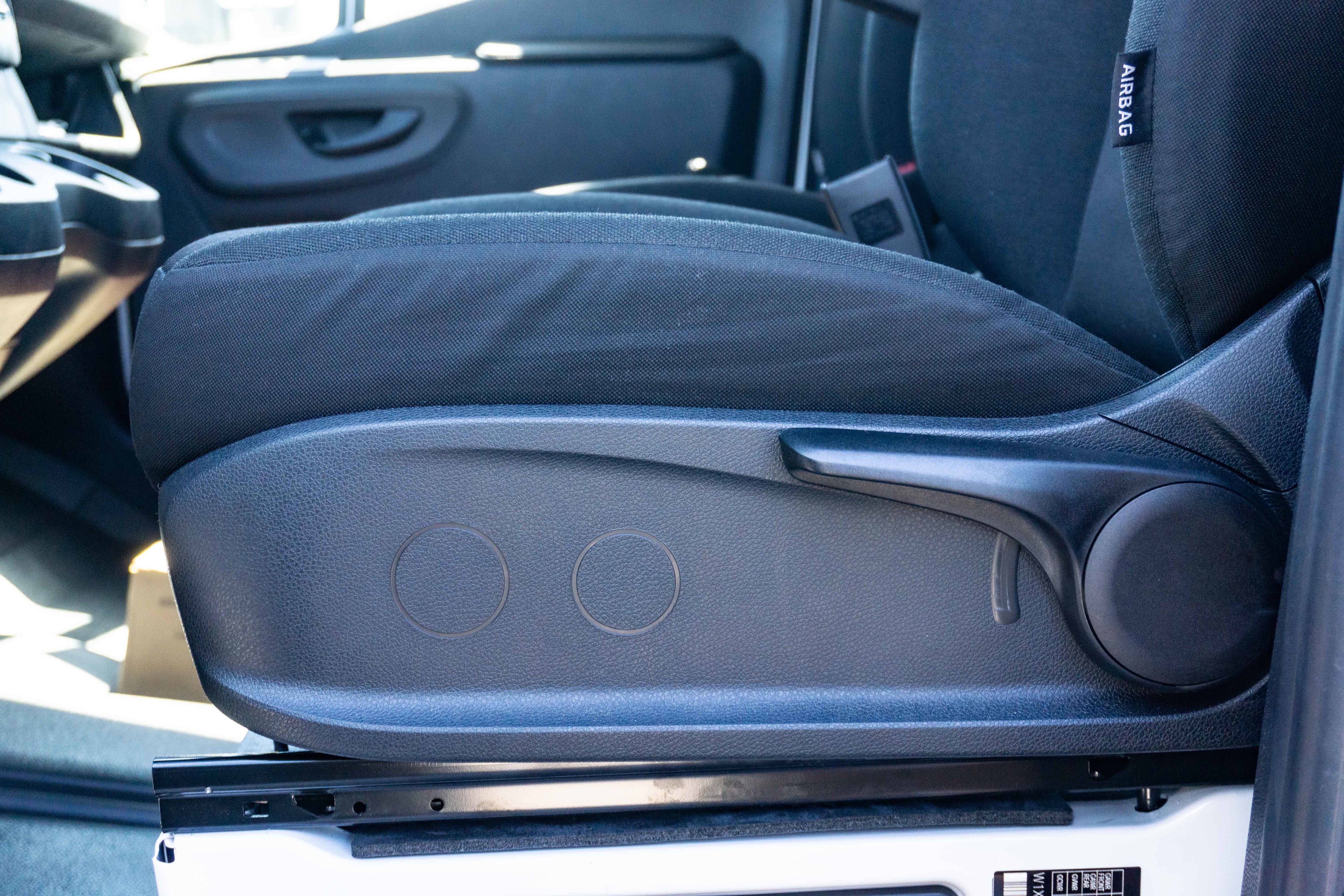 New 2024 Arctic White Mercedes-Benz Standard Roof image 7