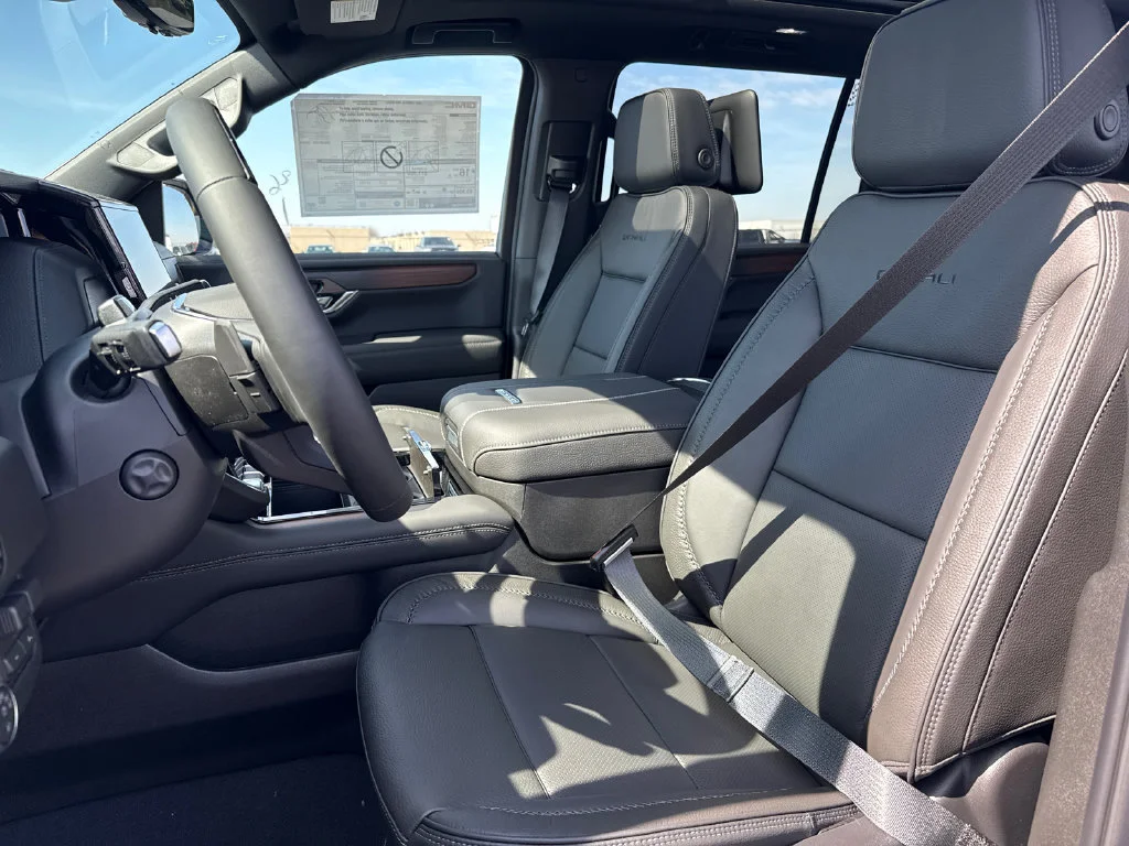 2026 GMC Yukon XL Denali - Photo 17