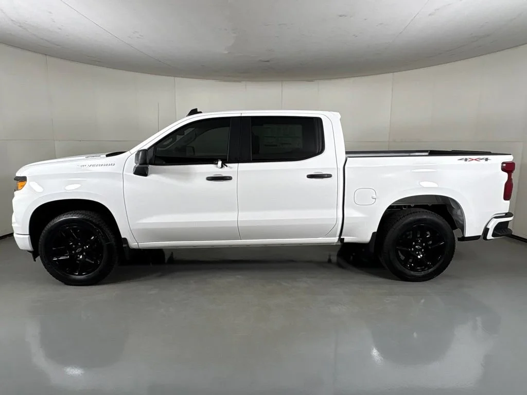 New 2026 Summit White Chevrolet Custom image 6