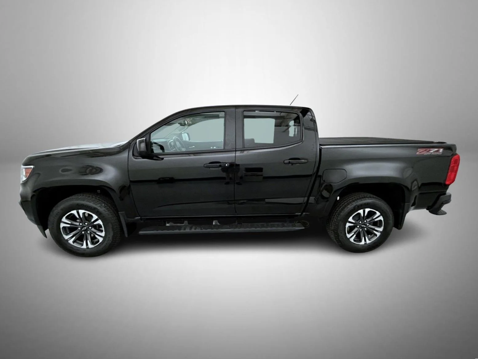 Used 2022 Black Chevrolet Z71 image 8