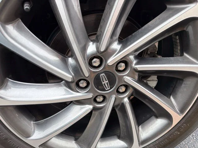 Used 2023 White Lincoln Standard image 6