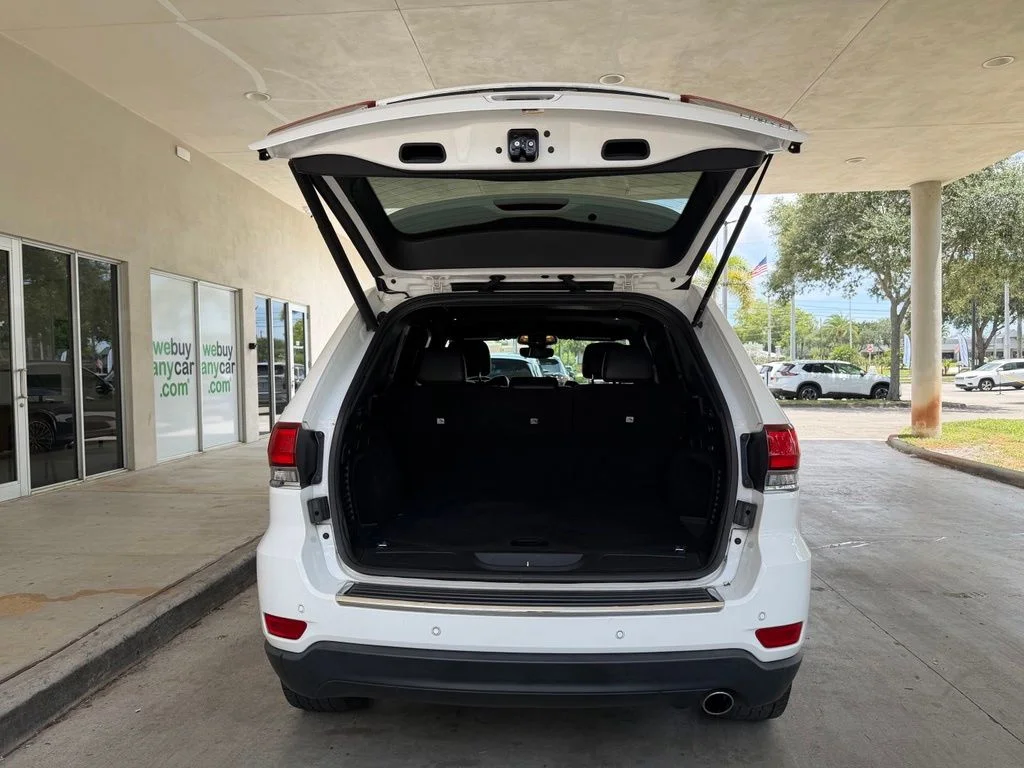 Used 2020 White Jeep Limited image 37