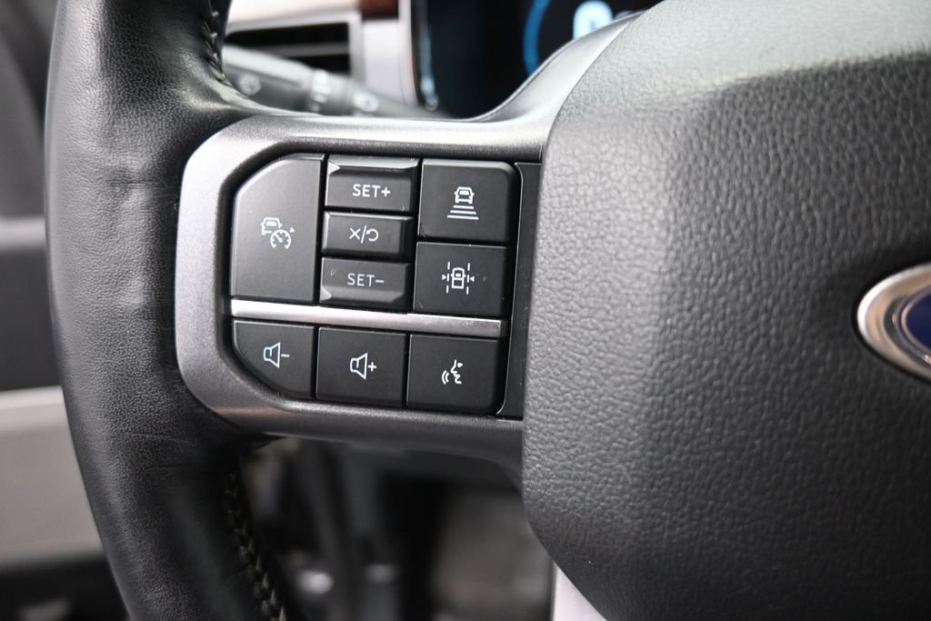 Used 2023 Gray Ford Lariat image 6