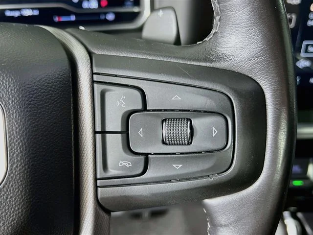 Used 2022 Silver GMC Denali image 35