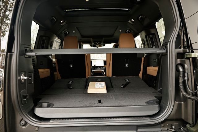 New 2026 Woolstone Green LAND ROVER S image 39