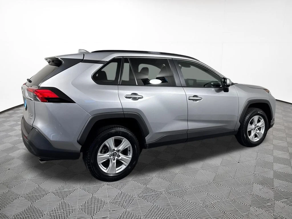 Used 2020 Silver Sky Metallic Toyota XLE image 9