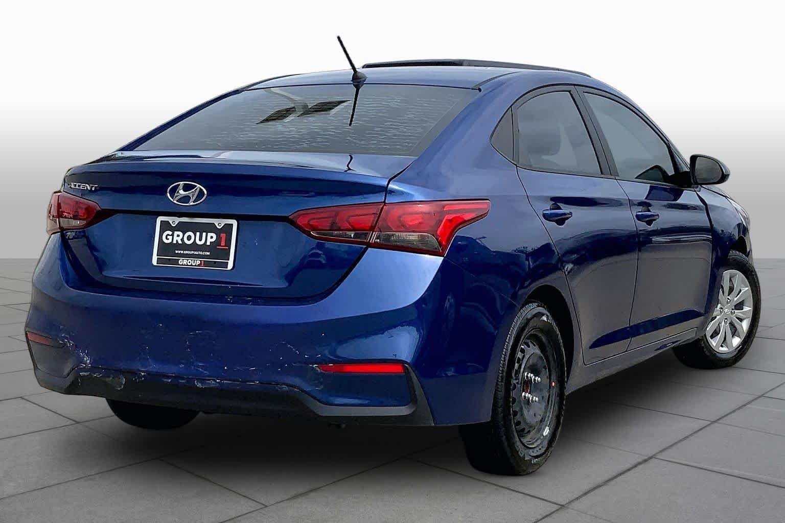 Used 2022 Admiral Blue Hyundai SE image 13