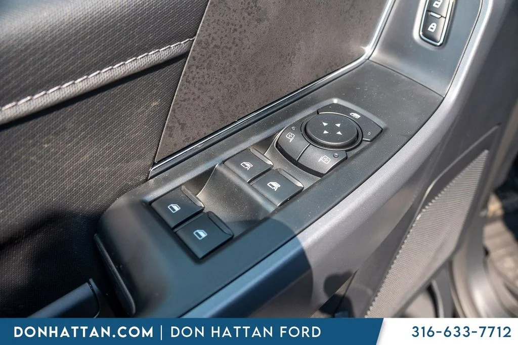New 2026 Agate Black Metallic Ford XLT image 17