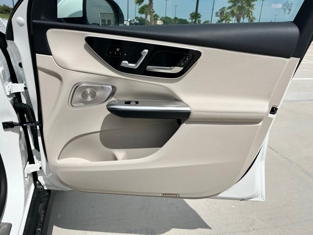 New 2026 Polar White Mercedes-Benz GLC 300 image 23