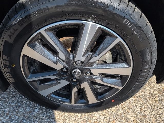 Used 2025 Gun Metallic Nissan 1.6 SV image 21