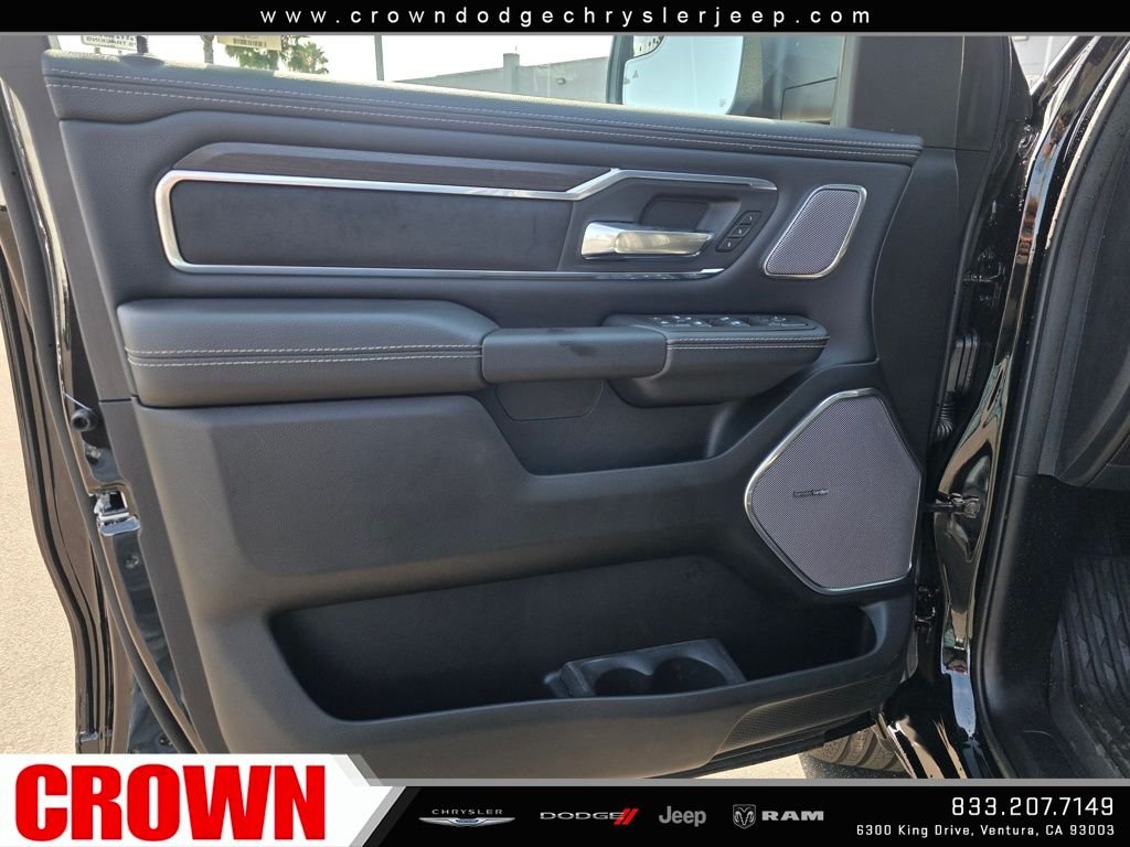 New 2026 Diamond Black Crystal Pearl-Coat Exterior Paint RAM Laramie image 21