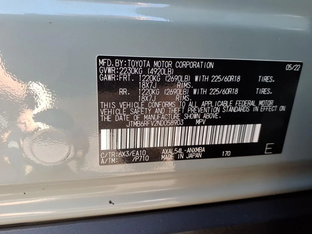 Used 2022 Lunar Toyota XLE Premium image 19