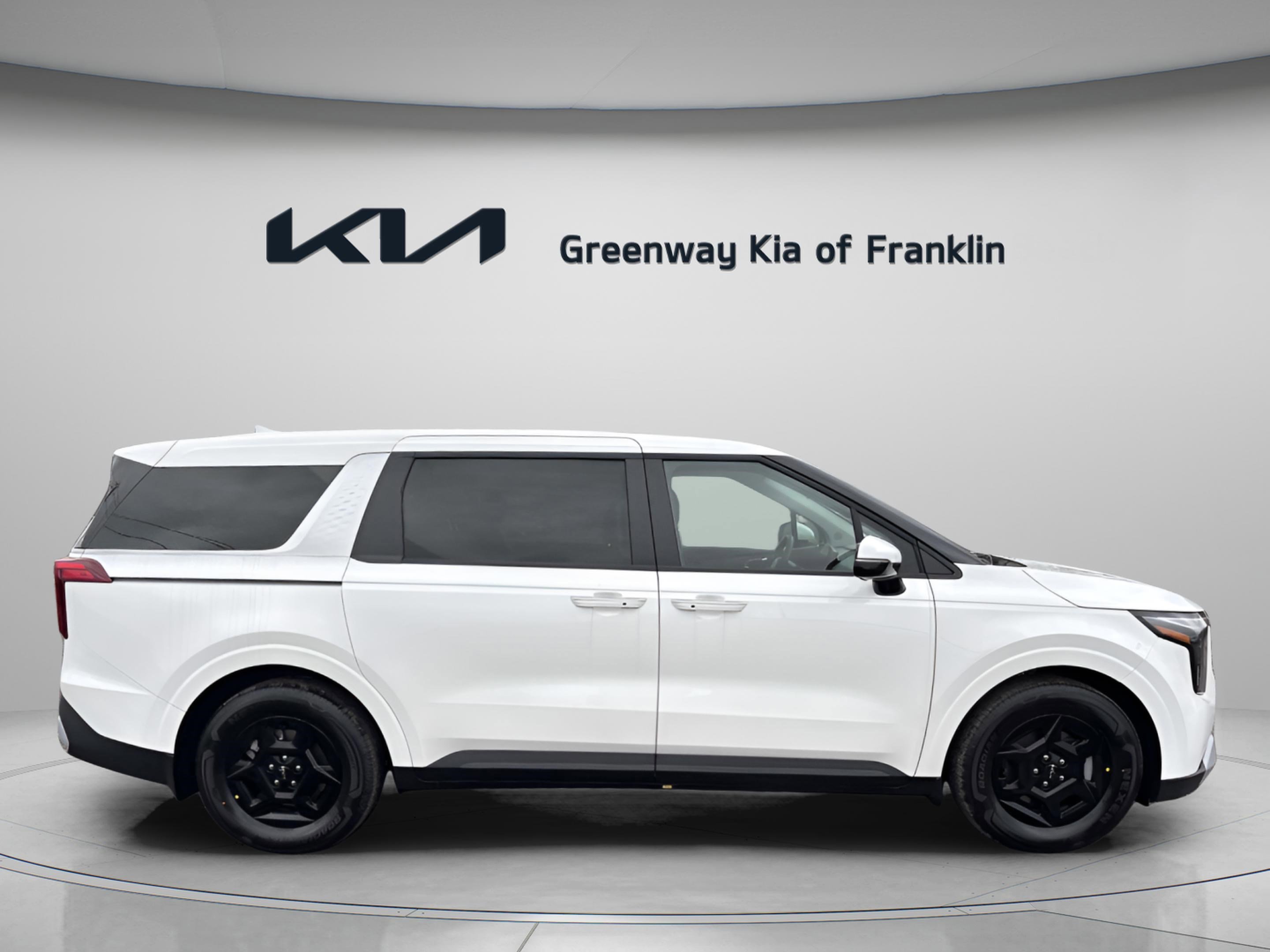 New 2026 Snow White Pearl Kia LXS image 8