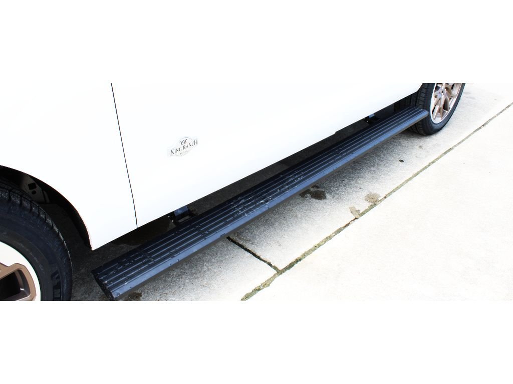 New 2027 Star White Metallic Tri-Coat Ford King Ranch image 3