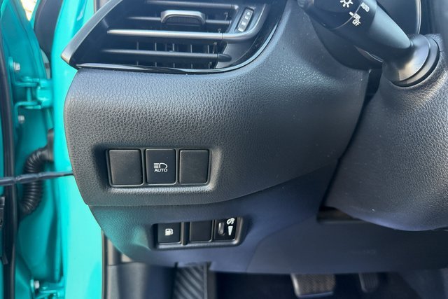 Used 2018 Teal Green Toyota XLE image 17