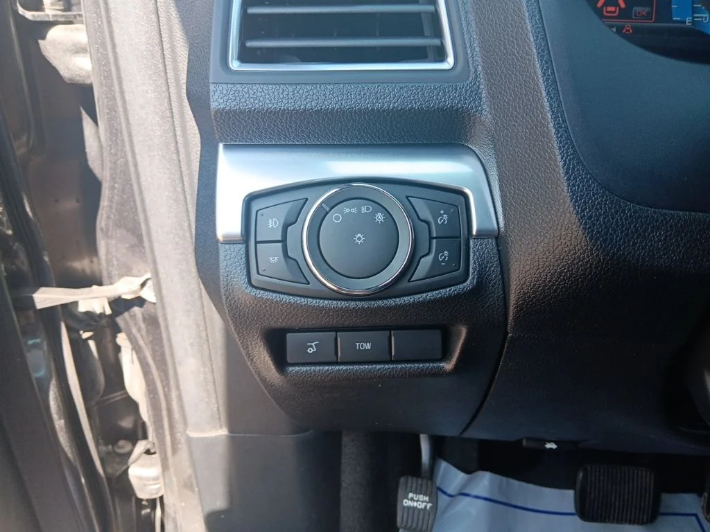 Used 2017 Magnetic Ford Limited image 16