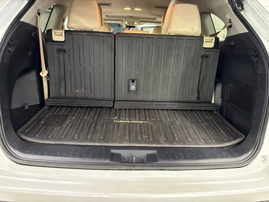 Used 2022 Beige Toyota XLE image 15