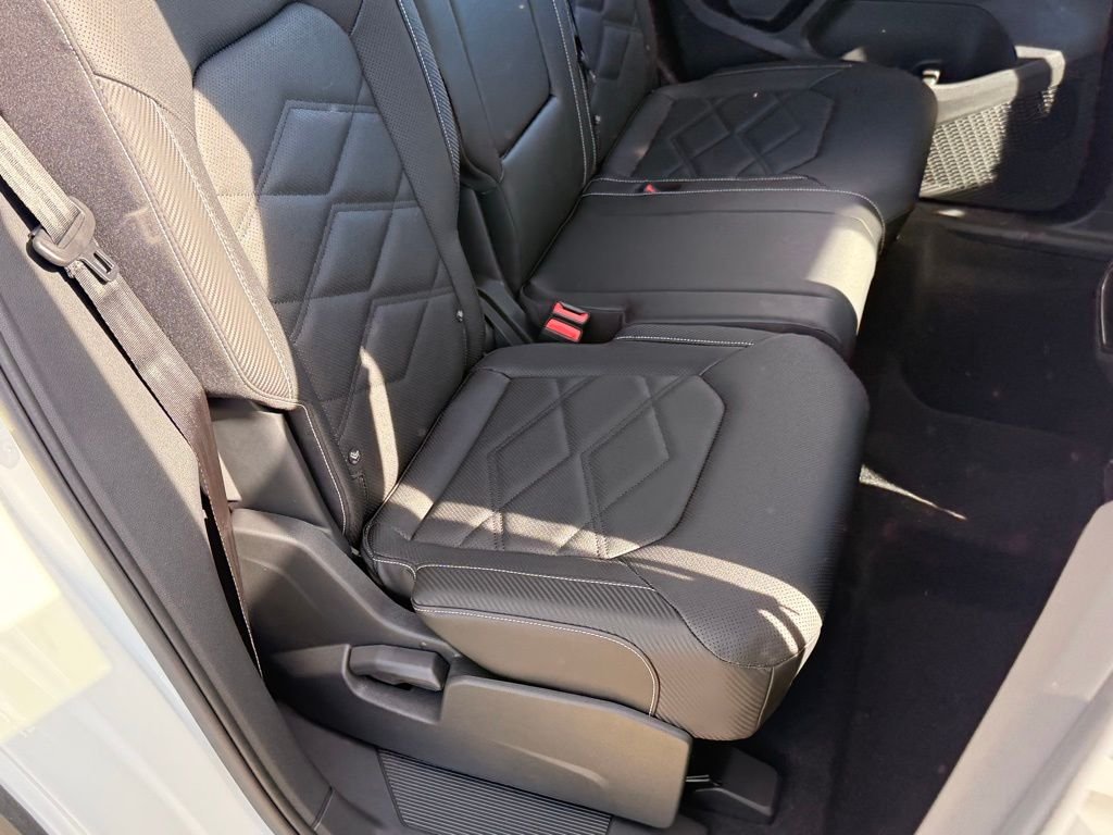2026 Volkswagen Atlas Cross Sport SE w/Tech - Photo 29