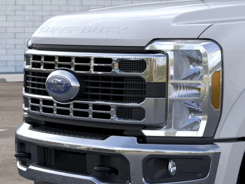 New 2026 Oxford White Ford XLT image 17