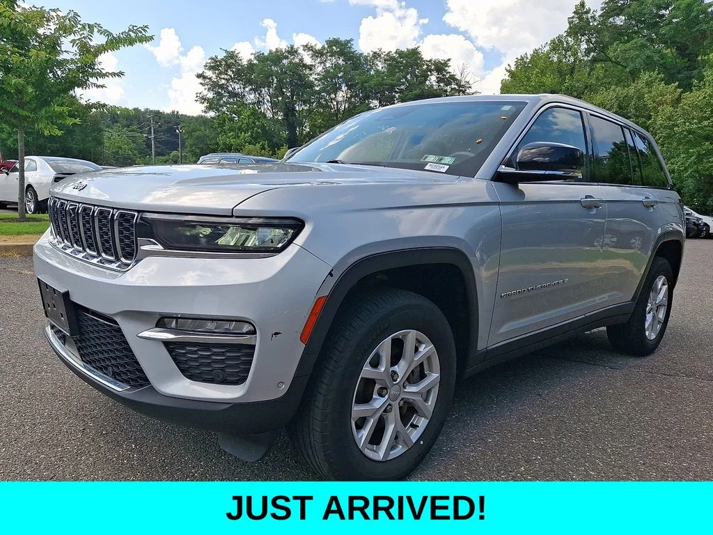 Certified Used 2023 Silver Jeep Limited image 3