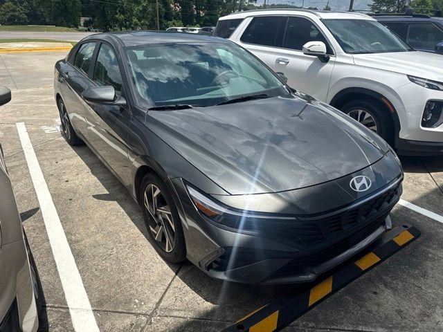 Used 2024 Gray Hyundai SEL image 1