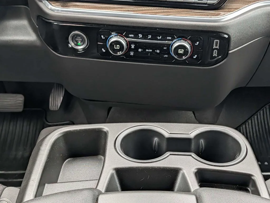 Used 2024 Silver GMC Elevation image 18