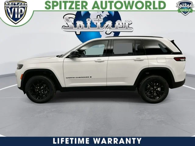 New 2026 Bright White Clear-Coat Exterior Paint Jeep Laredo Altitude image 6