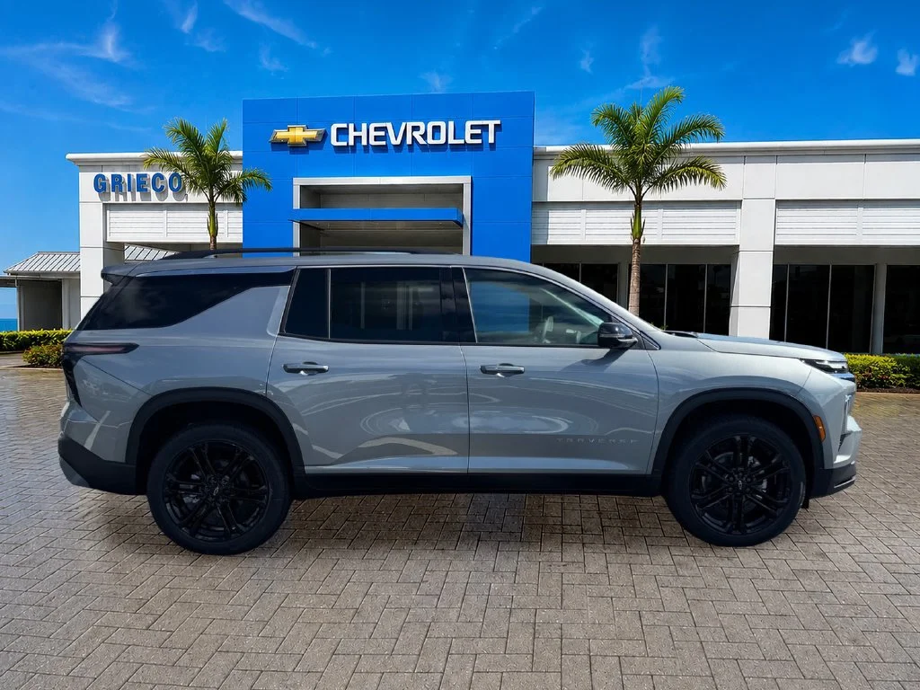 2027 Chevrolet Traverse LT - Photo 8