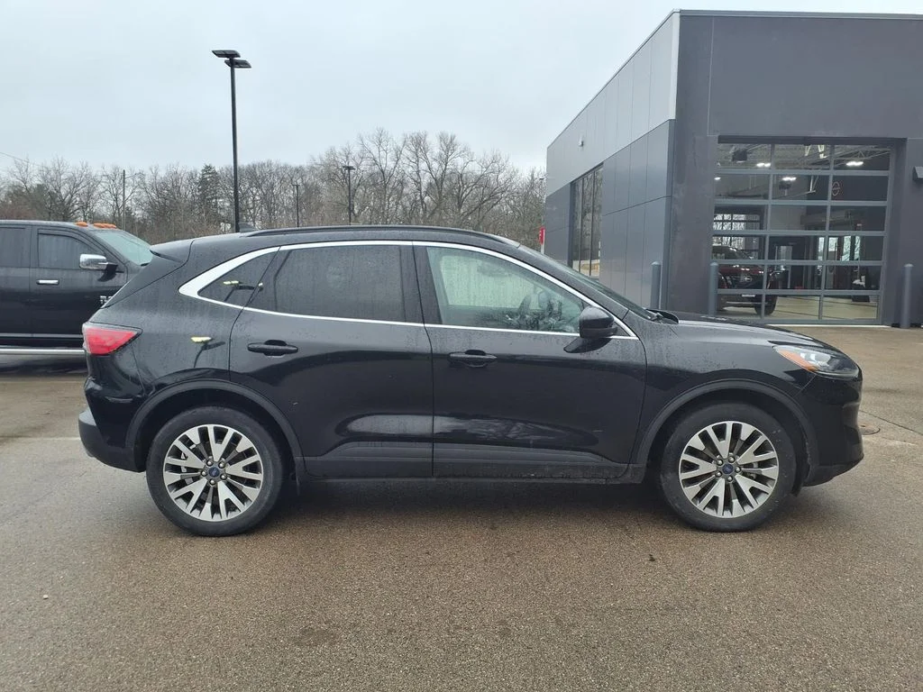 Used 2022 Black Ford Titanium image 3